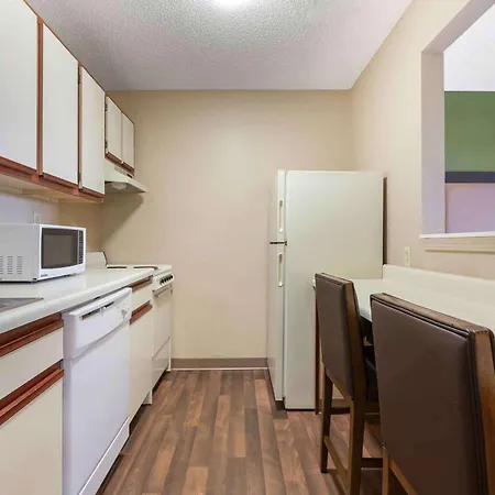 Extended Stay America Select Suites - Rockford - State Street Exterior photo
