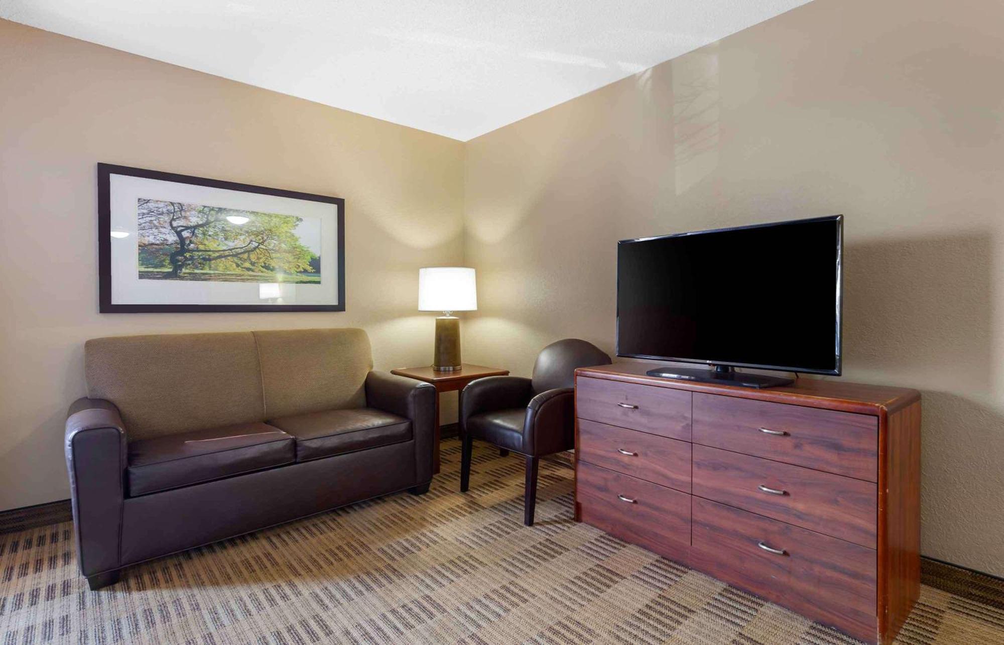 Extended America Select - - State Street Hotel Rockford